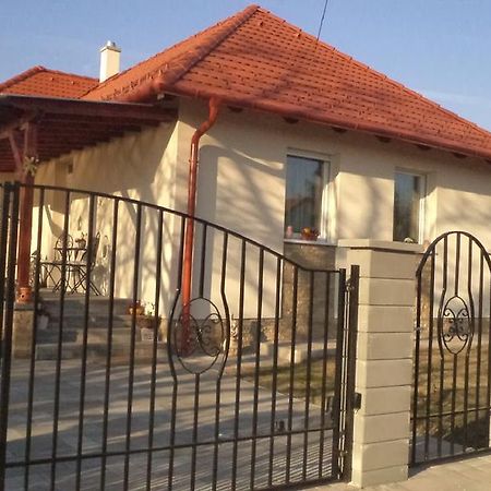 Molni Διαμέρισμα Balatonfůzfő Εξωτερικό φωτογραφία